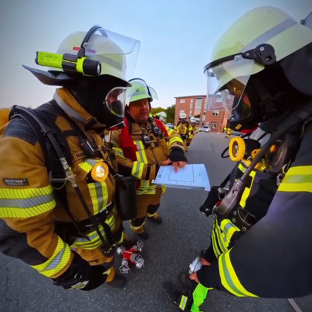 Feuerwehren nutzen Vossmann Betriebsgelände zu Übungszwecken Image 5