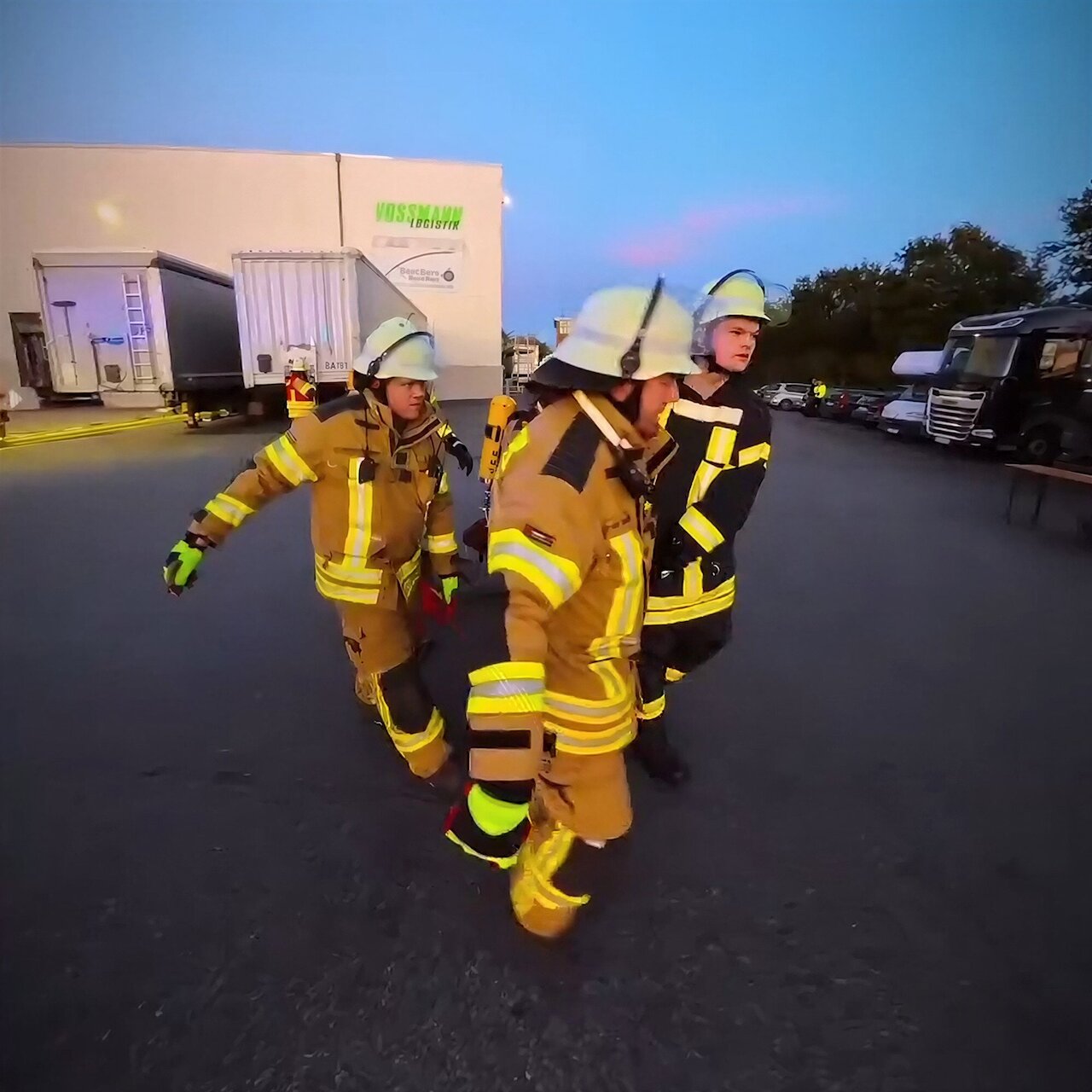Feuerwehren nutzen Vossmann Betriebsgelände zu Übungszwecken Image 6